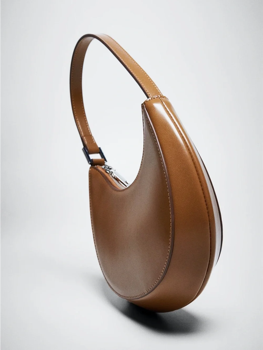 NWT Mango Oval Short Handle Bag